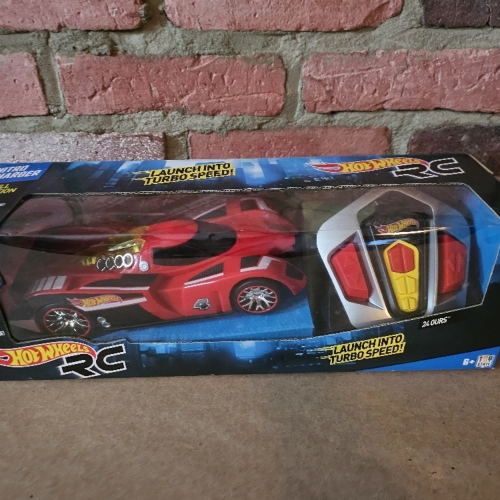 RC Red Car - Picture 3 of 3